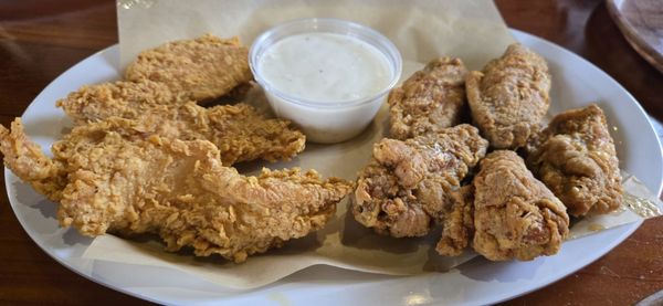 Hooters of Fresh Meadows by null