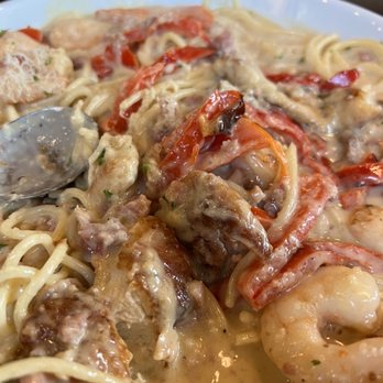 Olive Garden Italian Restaurant - Chicken and shrimp fettuccine swimming in sauce. Finally!!!!!!!!!!!!! - Soup Near Me - Fresno, California Olive Garden Italian Restaurant - Chicken and shrimp fettuccine swimming in sauce. Finally!!!!!!!!!!!!! - Soup Near Me - Fresno, California