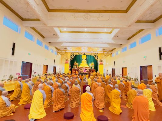 Chua Dieu Ngu Buddhist Temple by null