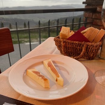 Ristoro di Lamole - Cheese with honey- delicious! - Tuscan Near Me - Greve in Chianti, FI Ristoro di Lamole - Cheese with honey- delicious! - Tuscan Near Me - Greve in Chianti, FI