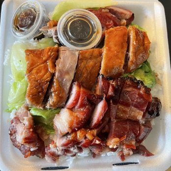 Yung Kee Restaurant - Roast Pork and BBQ pork - Barbeque Near Me - Oakland, California Yung Kee Restaurant - Roast Pork and BBQ pork - Barbeque Near Me - Oakland, California