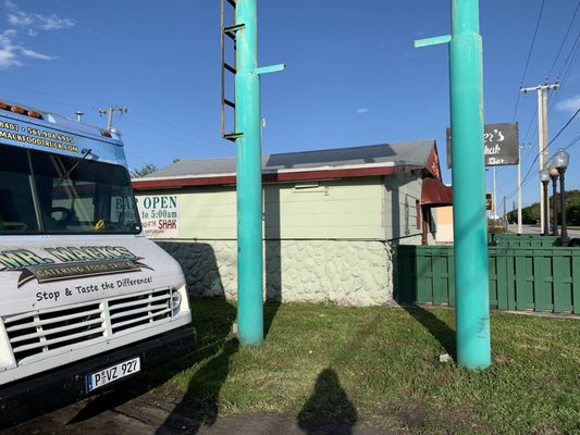 Foster's Shak by null