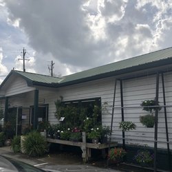 Andy's Market & Nursery - Entrance to shop