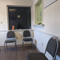 340 Car Wash & Lube - Waiting area