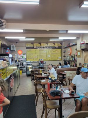 Lester's Deli by null