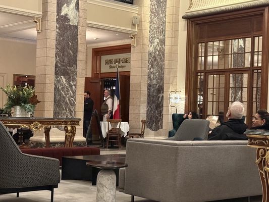 Mon Ami Gabi by null