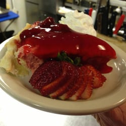 Franklin's - Strawberry Cream Pie