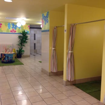 Brandon Exchange - Nursing rooms - Shopping Centers Near Me - Brandon, Florida