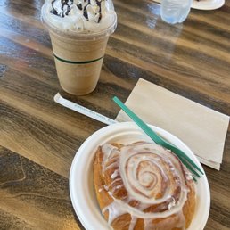 Ruby's Latte Blended and Cinnamon Roll!