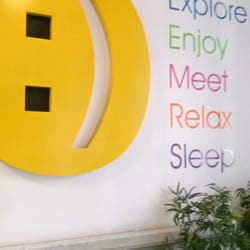 UHostel - À l'entrée de l'auberge