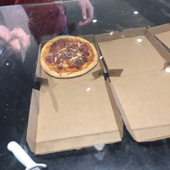 MOD Pizza - Dirty glass but look at that pizza no cheese barely any toppings - Fast Food Near Me - Lakewood, Washington MOD Pizza - Dirty glass but look at that pizza no cheese barely any toppings - Fast Food Near Me - Lakewood, Washington