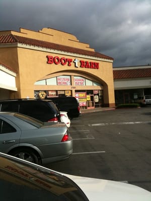 Boot Barn 27564 Sierra Hwy Canyon Country Ca Shoe Stores Mapquest Boot Barn 27564 Sierra Hwy Canyon Country Ca Shoe Stores Mapquest