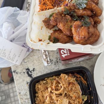 Rice Up Thai Cuisine - Crispy garlic chicken and phad Thai (chicken) - Thai Near Me - Lake Stevens, Washington Rice Up Thai Cuisine - Crispy garlic chicken and phad Thai (chicken) - Thai Near Me - Lake Stevens, Washington