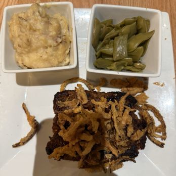 Charred Oak Kitchen - Meatloaf with mashed potatoes and green beans - Cocktail Bars Near Me - Carrollton, Georgia