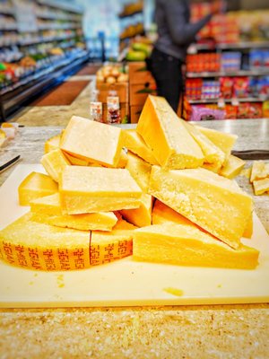 GIANT Heirloom Market by null