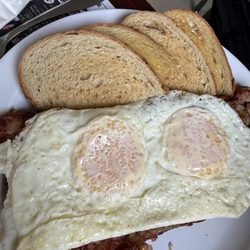 Early Birds Diner - Eggs and corned beef hash