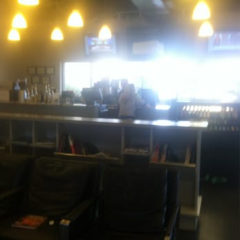 Canton Car Wash - The waiting room with cafe - Auto Detailing Near Me - Baltimore, Maryland