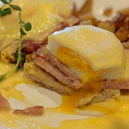Palouse Eggs Benedict
