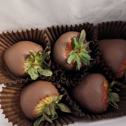 Chocolate Works - Chocolate covered strawberries