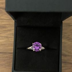 Secrète Fine Jewelry - I absolutely love the ring I bought.