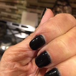 Best Nail II - Poor gel manicure, gel does not cover nail