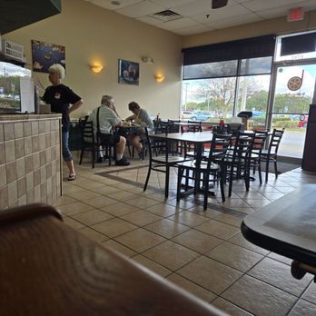 Brother's Pizza - Dinning area - Pizza Near Me - Crystal River, Florida Brother's Pizza - Dinning area - Pizza Near Me - Crystal River, Florida