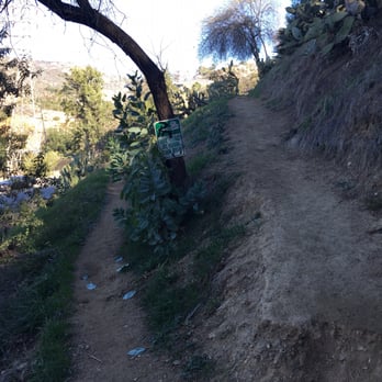 Eagle Rock Canyon Trail - Loop Fork. Start & return here. - Hiking Near Me - Los Angeles, California Eagle Rock Canyon Trail - Loop Fork. Start & return here. - Hiking Near Me - Los Angeles, California