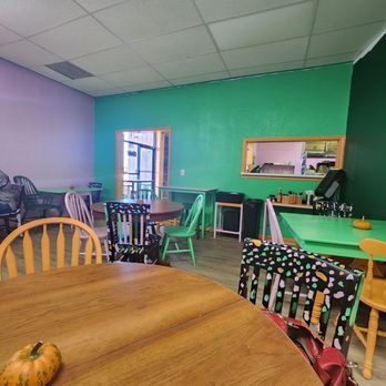 Lovebirds - Dining area - Juice Bars & Smoothies Near Me - Lake Jackson, Texas Lovebirds - Dining area - Juice Bars & Smoothies Near Me - Lake Jackson, Texas