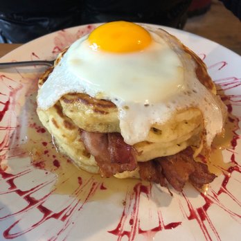 Café Bo - Pancakes with bacon and eggs - Breakfast & Brunch Near Me - Cologne, NW