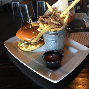 Common Theory - Gastropubs Near Me - San Diego, California