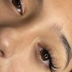Lovely Lash And Hair Studio - Lashes
