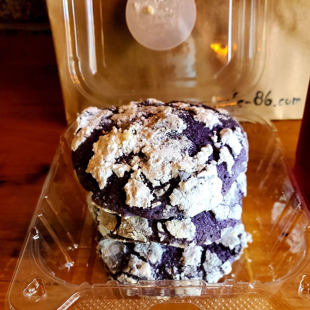 Cafe 86 - $2.95 each or $11.75 Combo Deal: Crinkles were soft, large and delicious! Even after a day or two, they still tasted great. - Cafes Near Me - Northridge, California