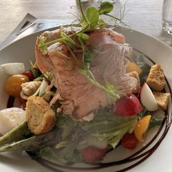 Cafe Lucca - Delicious salad and filling!