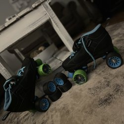 Skateland USA of Clemmons - I got some new skates from the rink and I tottaly recommend getting some there