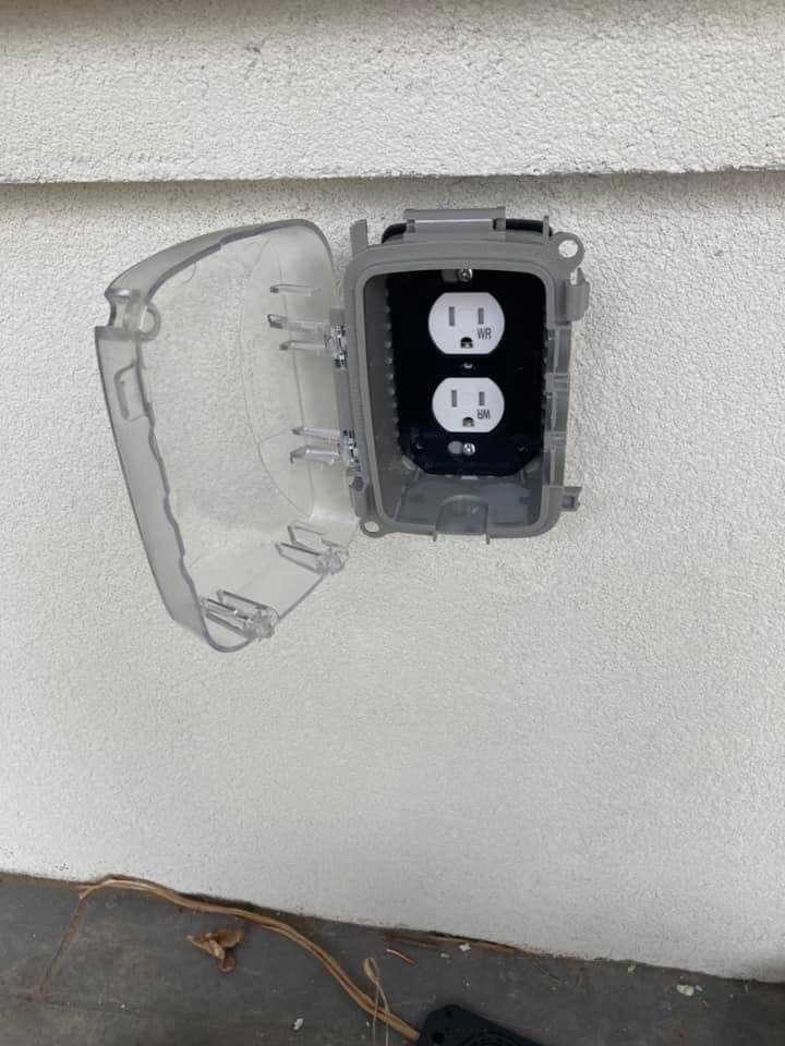 Slide of Abundiz Electrician