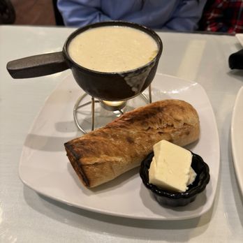 Emberz - Fancy Fondue - Wine Bars Near Me - Sonora, California