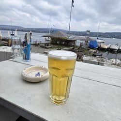 Fischers Fritz Restaurant - Ice cold beer by the lake