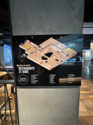 Montreal Eaton Centre by null