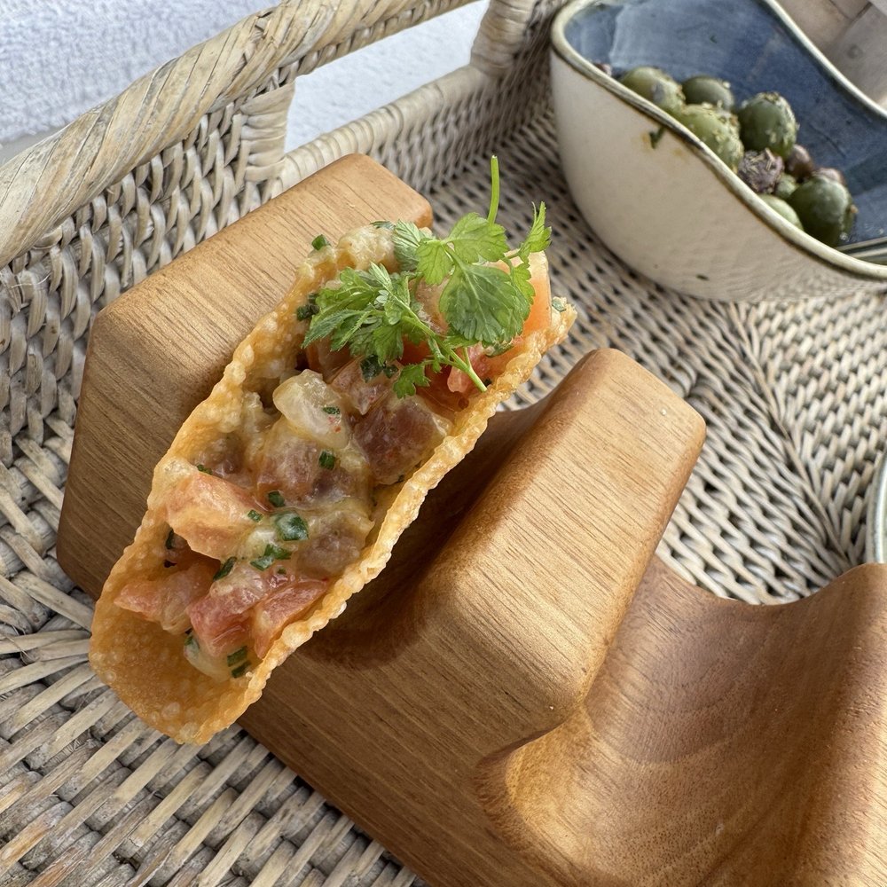 Restaurant Shellona Beach - Yellowtail tacos & olives from the south - Greek Near Me - Pismo Beach, California