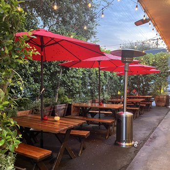 El Dorado Pollos A La Brasa - Outdoor patio seating, October 2026 - Peruvian Near Me - Pasadena, California