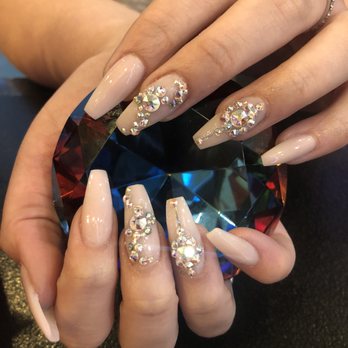 Luxe Studio Nail Spa - Nail Salons Near Me - Wheaton, Illinois