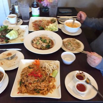 Bangkok Thai Restaurant - Chinese Near Me - Stow, Ohio
