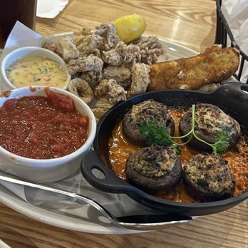 Carrabba's Italian Grill - Calamari, Mozzarella Marinara, Four-Cheese & Sausage Stuffed Mushrooms - Italian Near Me - Savannah, Georgia