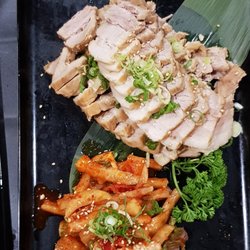 Tok Tok Korean Cuisine - Bossam - boiled pork belly 🥓🥩🍖🍷🍺 #bossam #toktokkoreancuisine #toktokkoreanrestaurant #porkbellybbq #브리즈번맛집 #brisbaneexperience #브리즈번라이