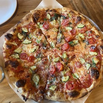 The Wheel Apizza Pub - Veggie pizza - Pizza Near Me - Eugene, Oregon