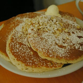Eggs 'n Things - Macadamia nut pancakes - Breakfast & Brunch Near Me - Honolulu, Hawaii