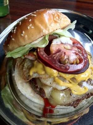 Huxtaburger Collingwood by null