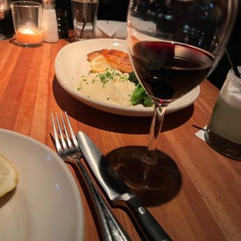 Houston's Restaurant - Steakhouses Near Me - Pasadena, California