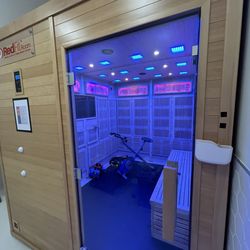 Floatus Salt Float Center - View from outside the sauna