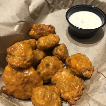 Donatos Pizza - 12 boneless wings, hot - Pizza Near Me - Bowling Green, Kentucky